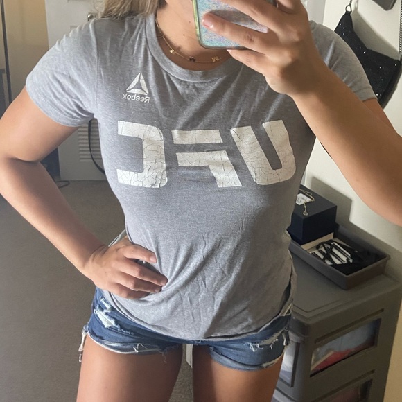 UFC Tops - UFC grey tshirt